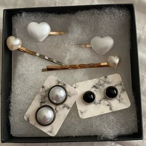 NEW Gift Set, Elegant Pearl and Black Hair Accessories with Earings